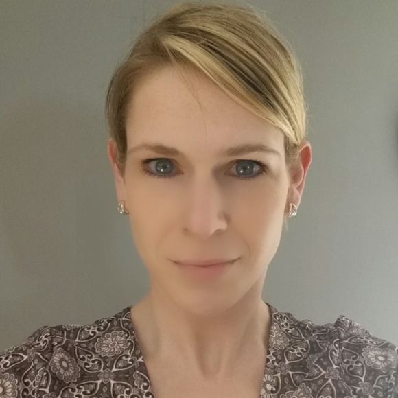 Meet your Posher, Janet - Picture 1 of 1